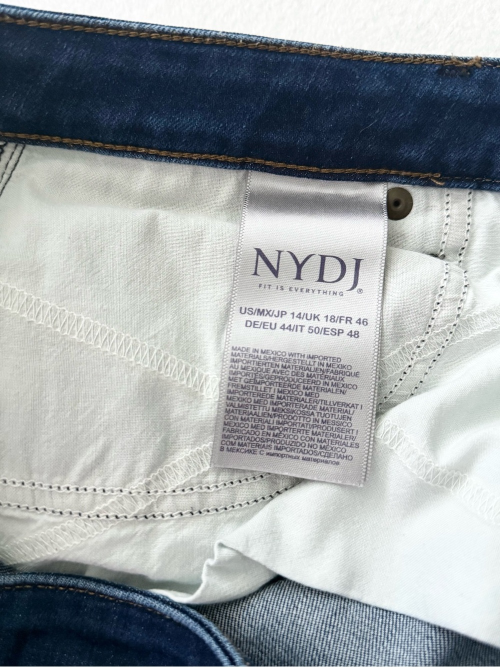 NYDJ Lift Tuck Dark Wash Crop Straight Jeans Size 14 Classic Minimalist - Picture 6 of 6